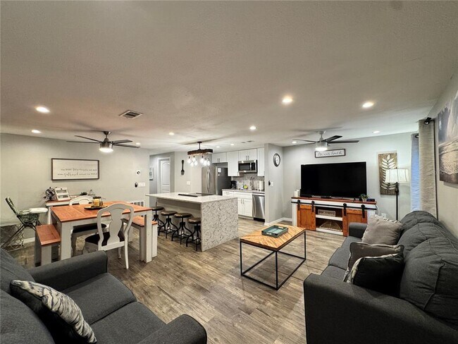 Foto del edificio - 2724 49th Ave W