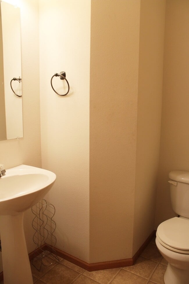 Building Photo - 1125 Amelia Dr