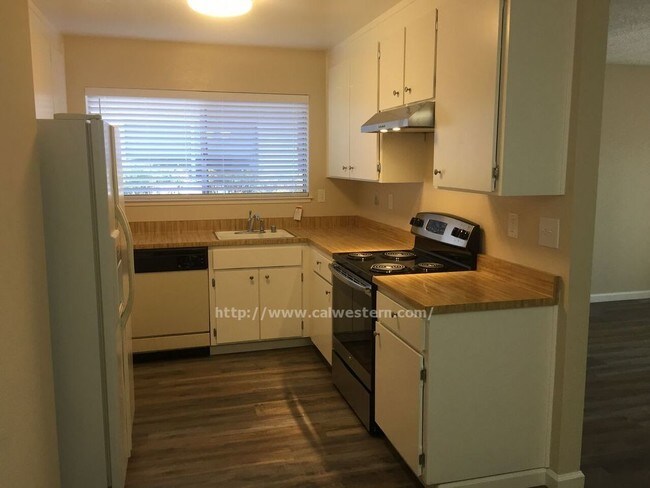 Building Photo - 5184 Oxbow Ct