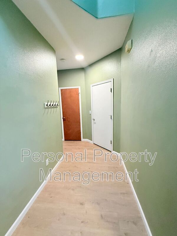 Foto del edificio - 5602 NE 64th Street