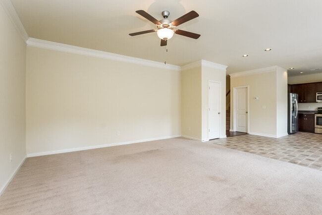 Building Photo - 354 Easley Dr SE