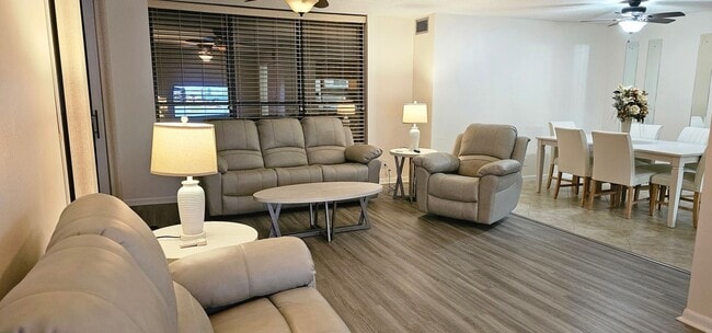 Foto del edificio - Riverfront Community Resort Style 2/2 Condo