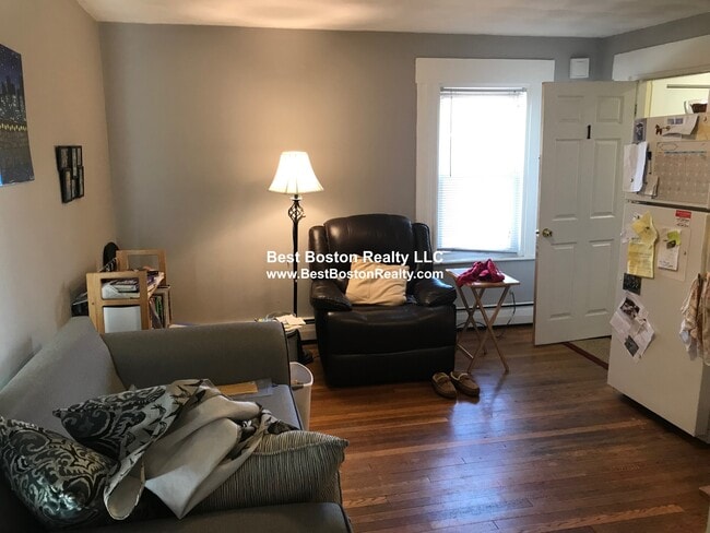 Building Photo - 639 Somerville Ave