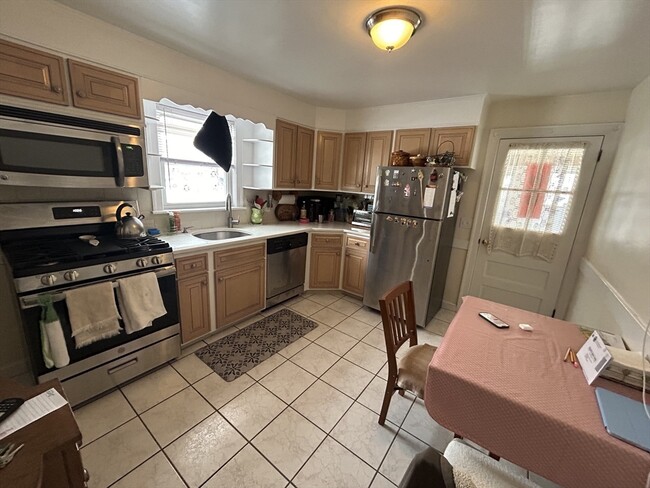 Building Photo - 45 Essex St