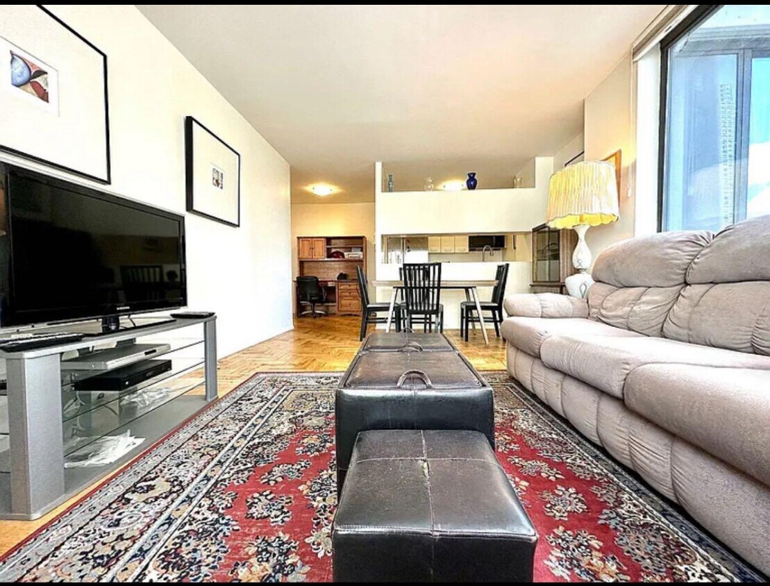 Foto principal - 62 W 62nd St