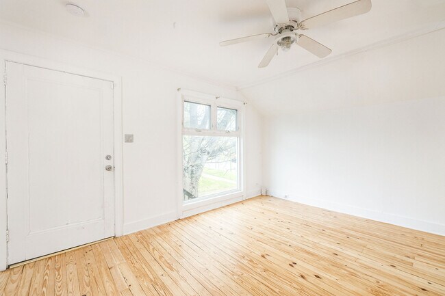 Foto del edificio - 705 Shelby Ave