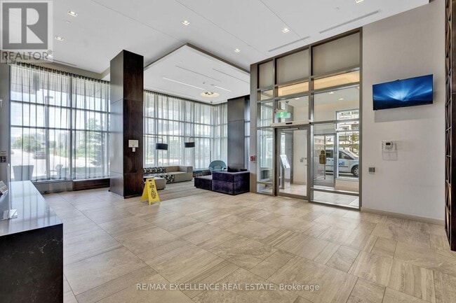 Photo du bâtiment - 2560 Eglinton Ave W