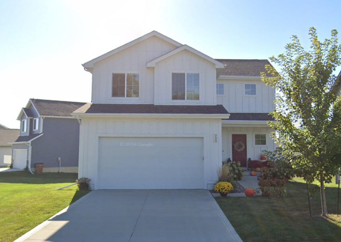 Foto principal - Beautiful Single Family Home