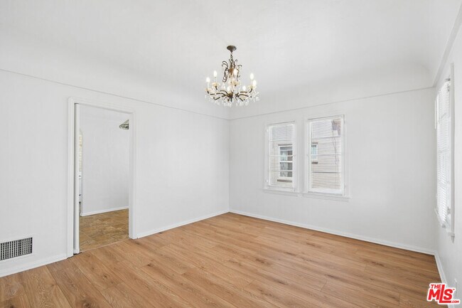 Building Photo - 9221 Alcott St