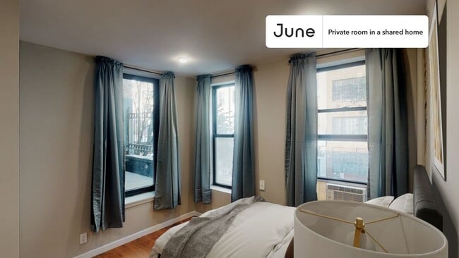 Building Photo - Room in Shared 3 bed/1 bath home