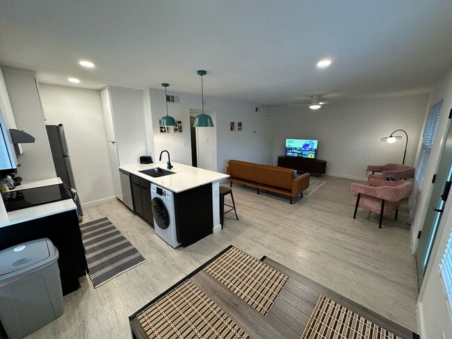 Foto del edificio - 1317 Newning Ave