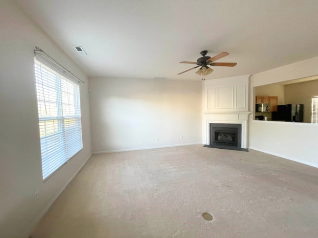 Foto del edificio - 5128 Brooke Lauren Ln