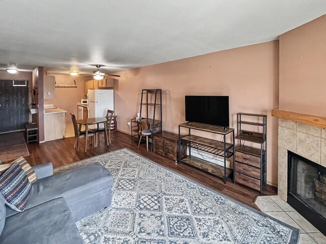 Building Photo - 1405 W 27th Ave