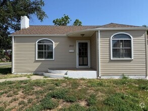 Building Photo - 1601 5th Ave