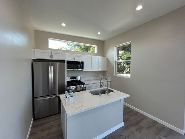Building Photo - Newly Built in 2024! Driveway & Garage Par...
