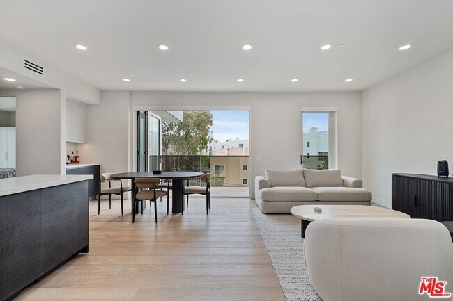 Foto del edificio - 505 S Barrington Ave