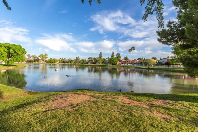 Cerca del parque y estanque de Gila Springs - 300 N Gila Springs Blvd