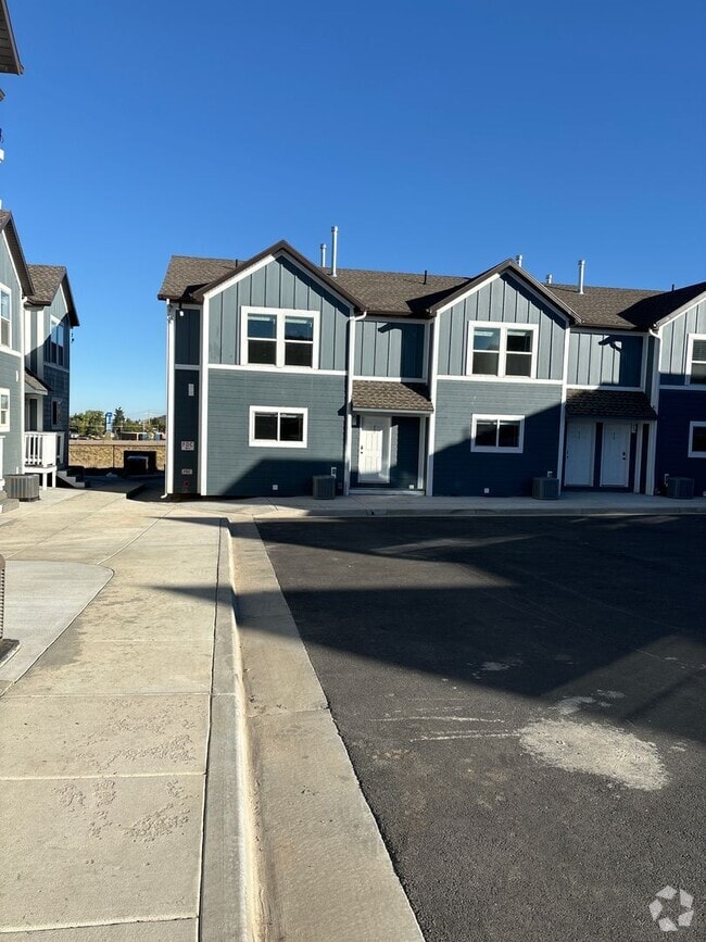 Building Photo - 413 Cheyenne Dr