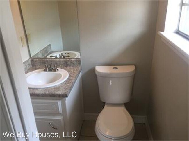 Building Photo - 3 br, 1.5 bath House - 912 Eagle Dr.