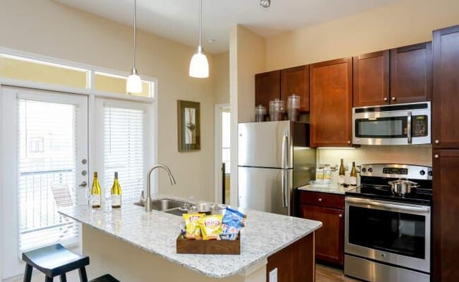 Building Photo - 3 bedroom in Sugar Land TX 77479