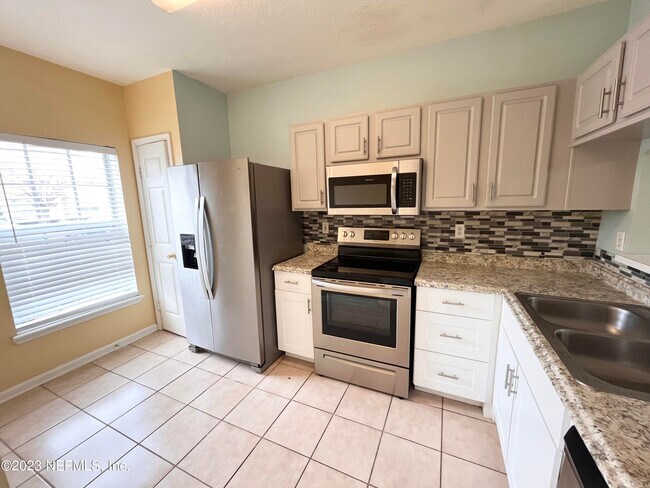 Foto del edificio - 8230 Dames Point Crossing Blvd