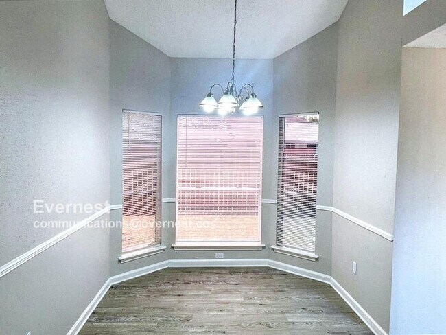 Foto del edificio - 922 Littleport Ln