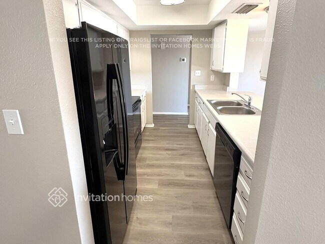 Foto del edificio - 5720 N 48th Ln