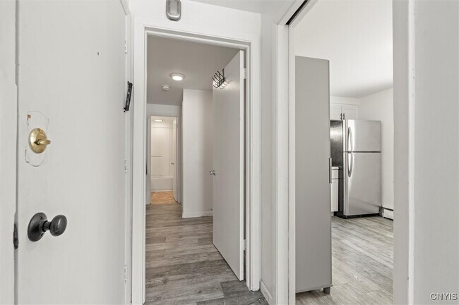 Foto del edificio - 204 Ostrom Ave