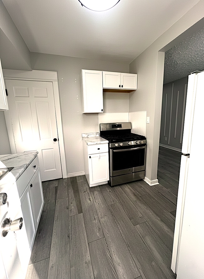 Building Photo - 1008 Kingman Cir