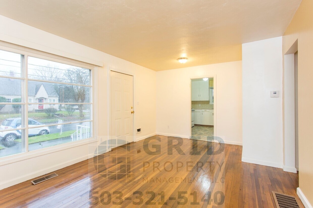 Primary Photo - 2 Bedroom House Available in Kenton Area!