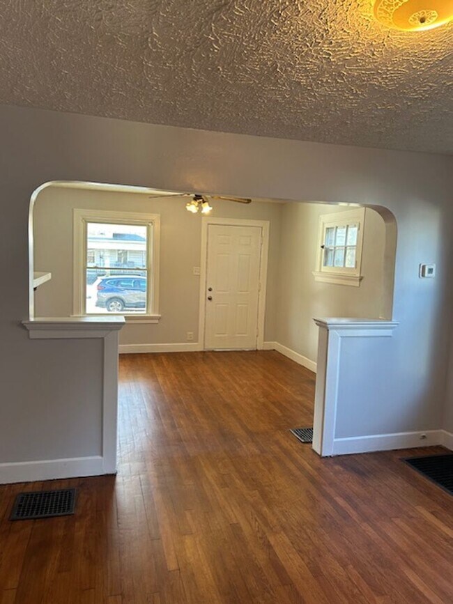 Building Photo - 1682-1684 HEARTHSTONE