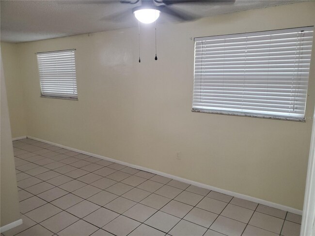 Building Photo - 1714 Fox Run Dr