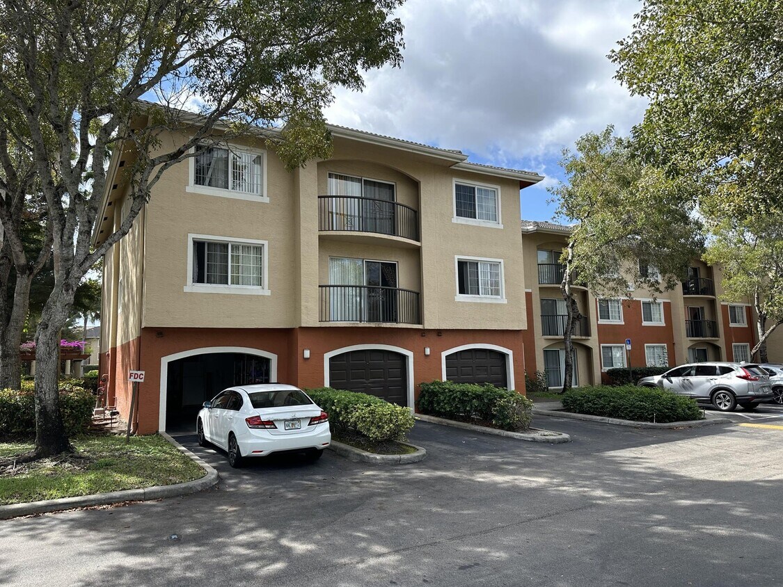4187 N Haverhill Rd Unit 503, West Palm Beach, FL 33417 Condo for