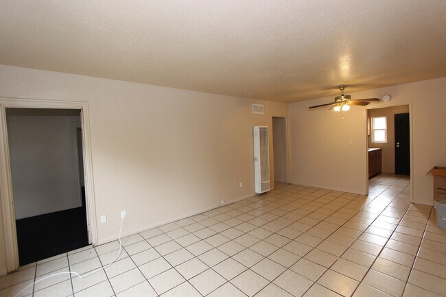 Foto del edificio - 3 Bedroom 1 Bathroom Home in San Diego