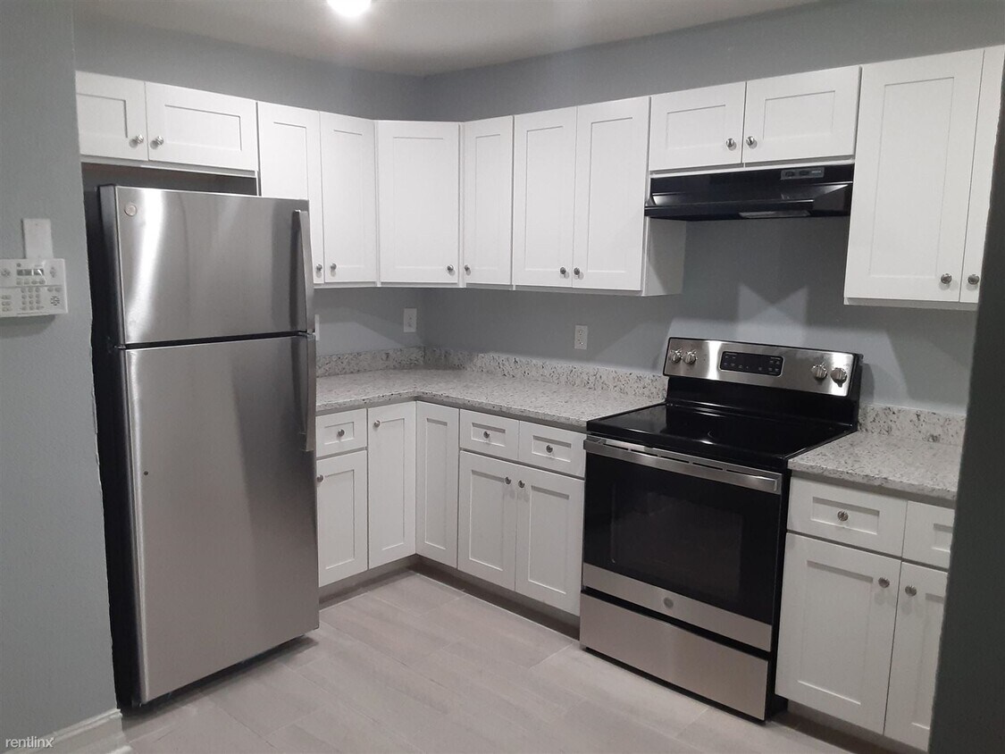 Primary Photo - 3 br, 2.5 bath House - Brandywood House