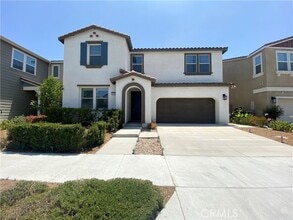 Building Photo - 2932 E Silver Sky Dr