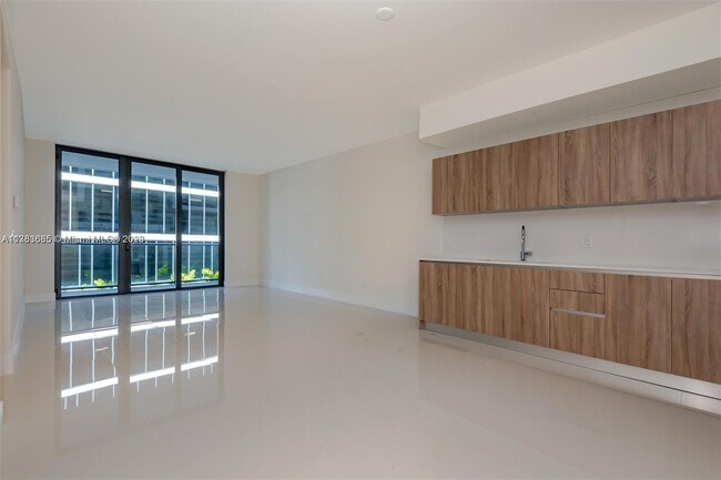 Foto del edificio - 2960 NE 207th St