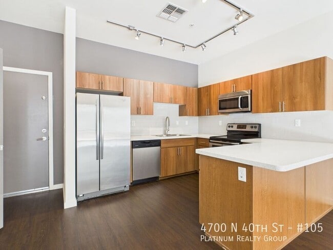 Building Photo - 4700 N 40th St
