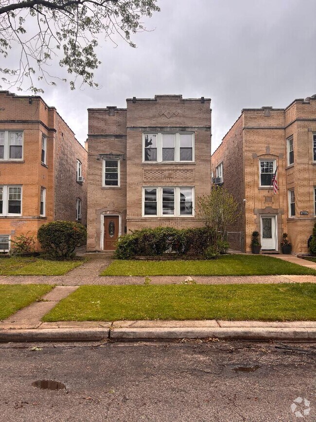 Building Photo - 5642 N Bernard St