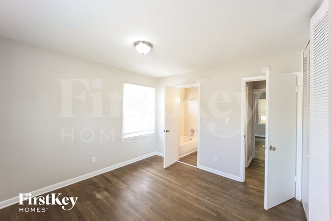 Foto del edificio - 642 Roxbury Dr