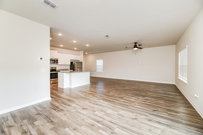 Building Photo - 266 Parkwood Vista Way