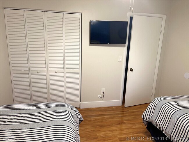 Foto del edificio - 9871 NW 2nd Ct
