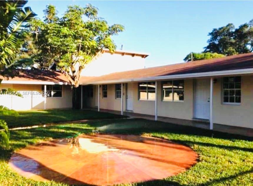 Primary Photo - 1800 Miami Rd