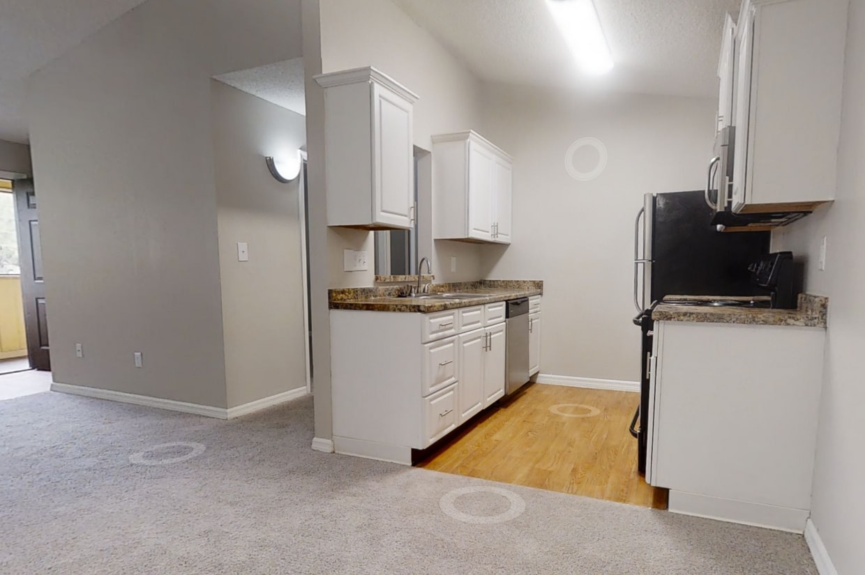 Photo - Ridgemar Commons Apartments