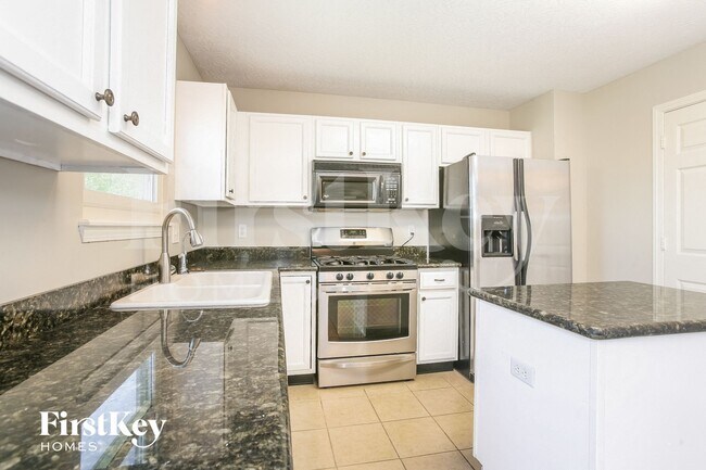 Foto del edificio - 15865 River Birch Rd