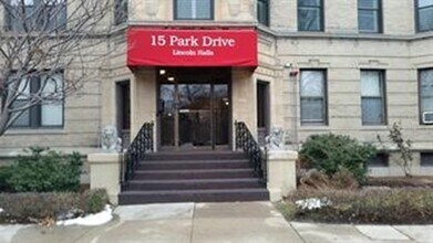 Building Photo - 15 Park Dr