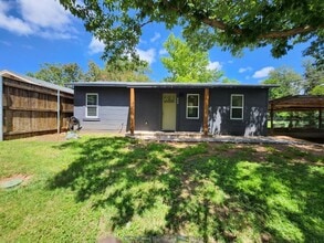 Building Photo - 804 N Orange St