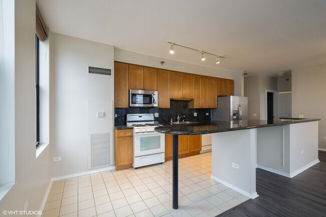 Foto del edificio - 330 N Jefferson St