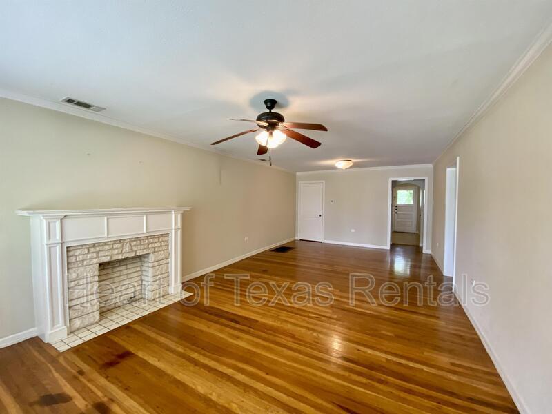 Building Photo - 2819 Columbus Ave