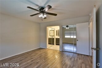 Building Photo - 722 Barrie Ct